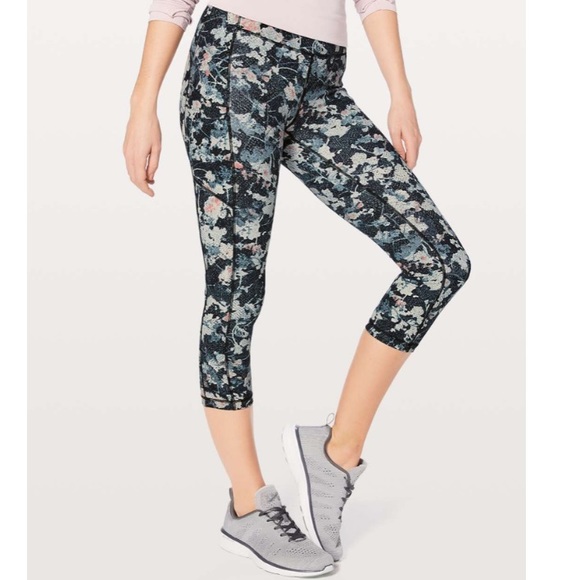 lululemon athletica Pants - Lululemon 8 Speed Up Crop In Bloom Floral Leggings